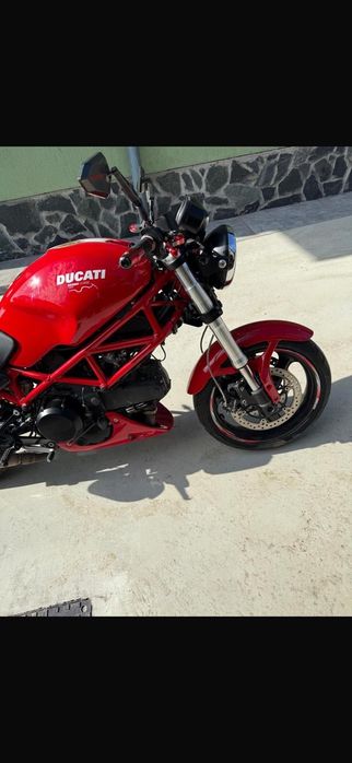 Vând motocicletă Ducati