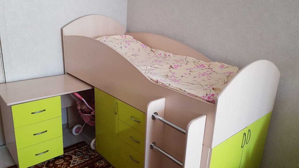 Продам кровать детскую