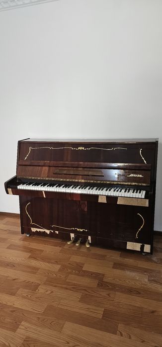 Продам пианино Аккорд