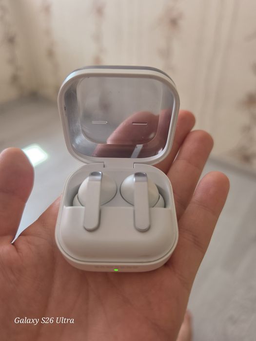 Galaxy buds 4 pro