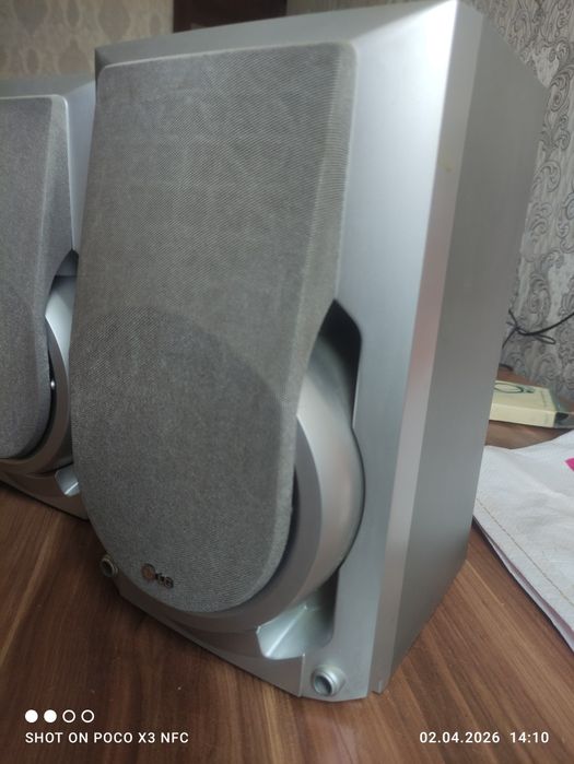 Калонки LG оба в идеалном состояние