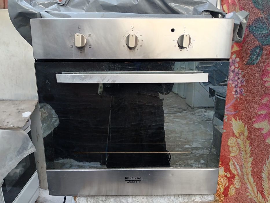 Встраиваемая Электродуховка Ariston