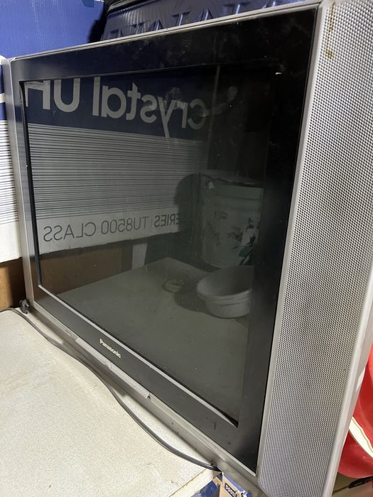 televizor bittasi kotta bittasi kichkina