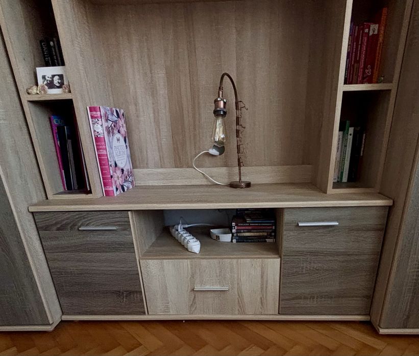 Mobilă modulară pentru camera/sufragerie - dulapuri + biblioteca + comoda TV