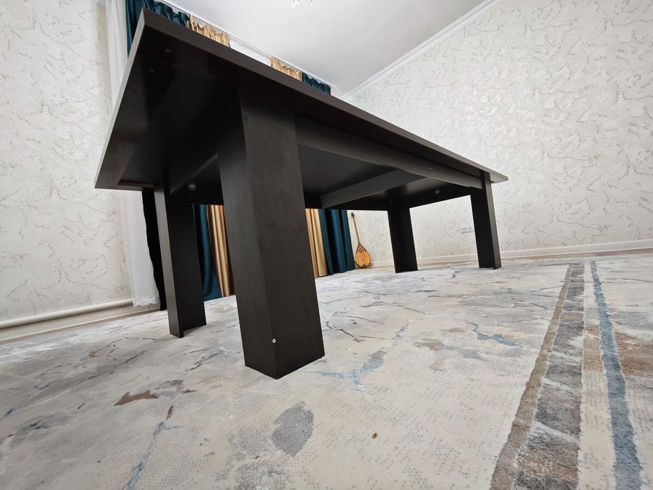 Стол для гостиной