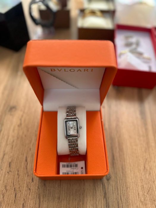 Новыи сагаттар каробкасымен