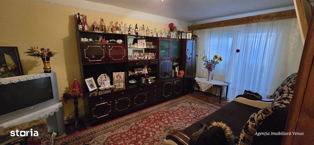Apartament 3 camere la strada Calea Nationala