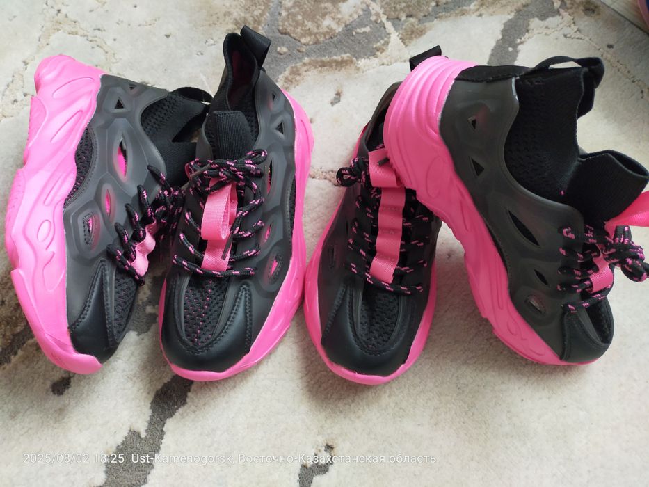 Новые кроссовки 3000