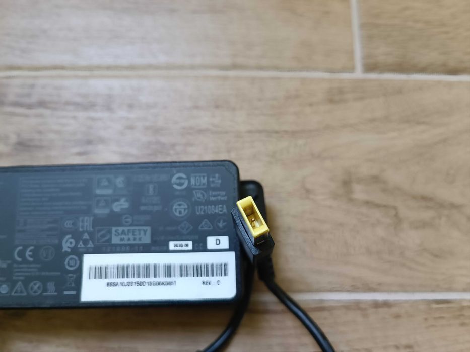 Захранващ адаптер Lenovo 90W 20V 4.5A, правоъгълна букса