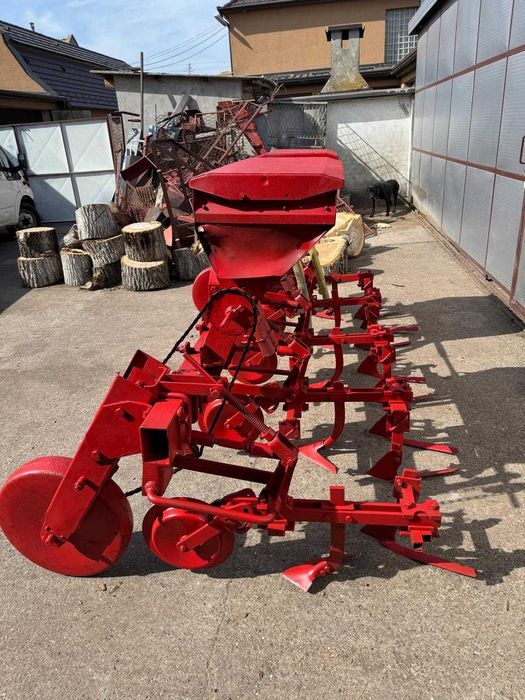 Prasitoare Sîrbească cu fertilizare pe 5 randuri