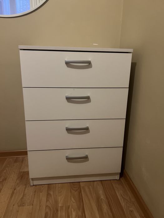 Комод белый, зеркало круглое