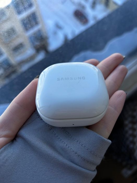 Продам кейс от наушников,  buds2