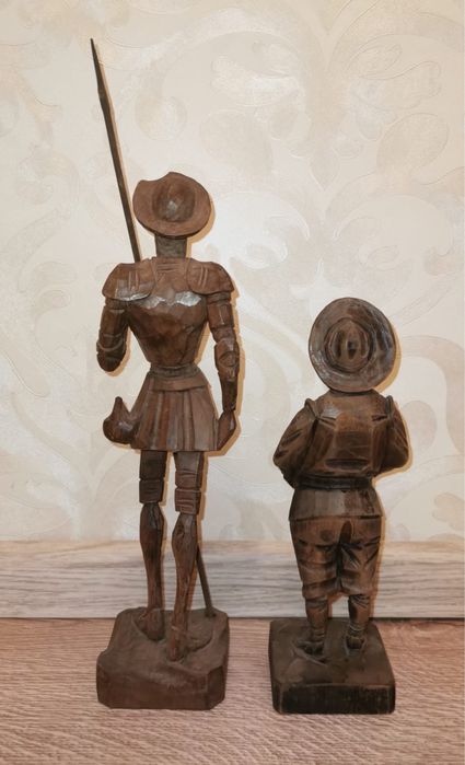 Дървени фигури Дон Кихот и Санчо Панса масив от едно  парче !