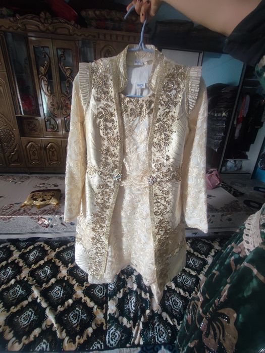 Ansanbl holati zoʻr kam kiyilgan.