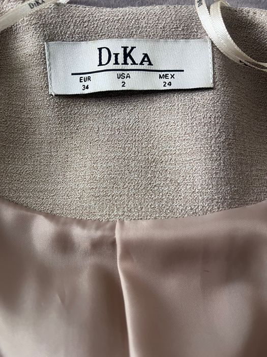 Дамско сако  Dika