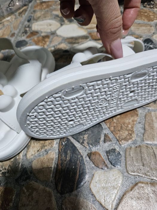 Sandalute albe,nr 25