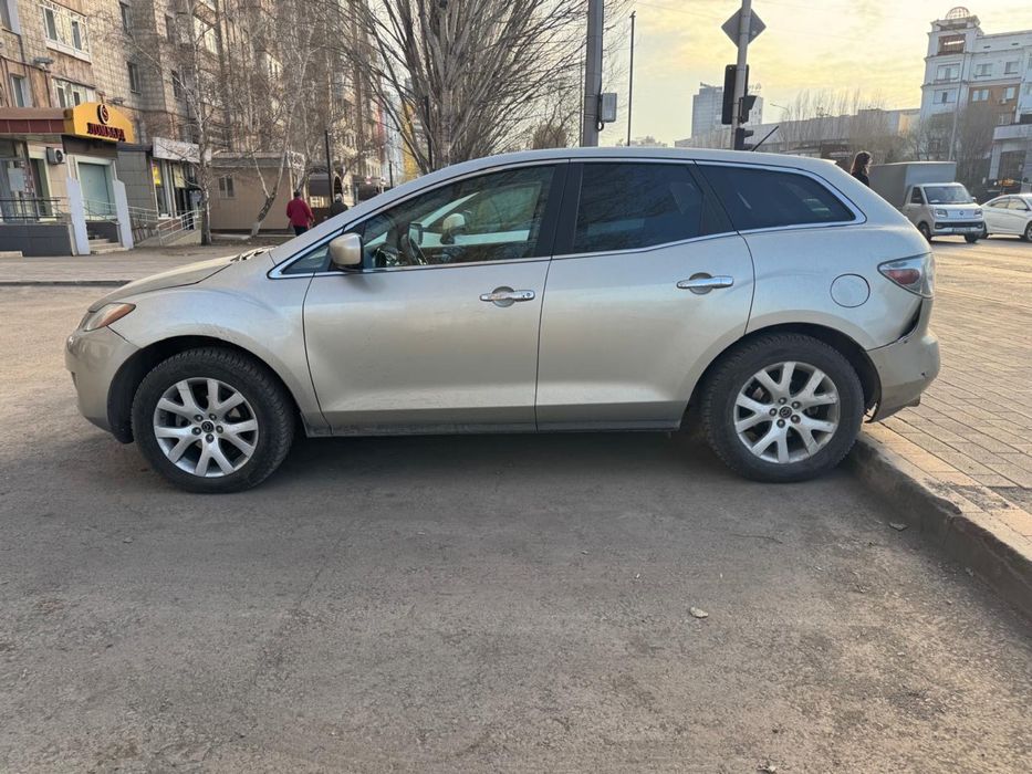 Машина Mazda cx7
