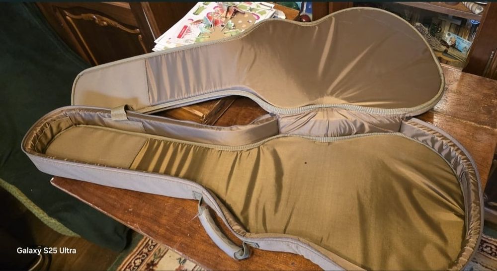 Husa originala Taylor Guitars 450  lei