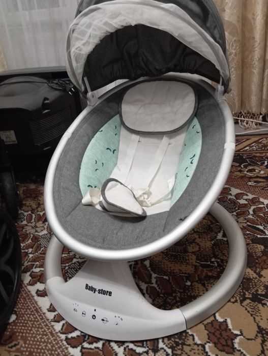 Срочно уступлю комплект коляска манеж