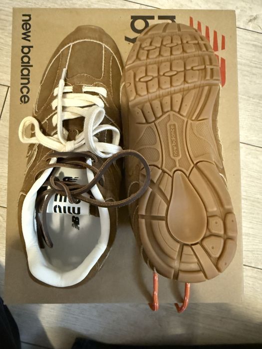 New balance x miu miu