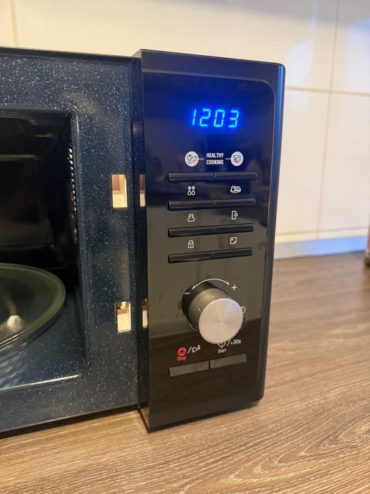 Cuptor microunde SAMSUNG 23l 800W