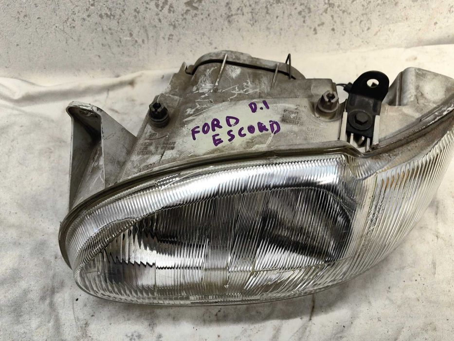 Оригинален фар Форд  Ford Escort 97-2000