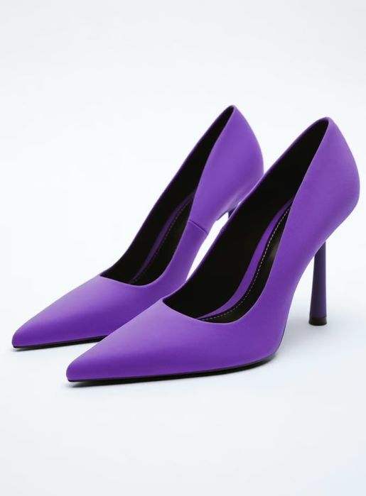 Лилави токчета Zara