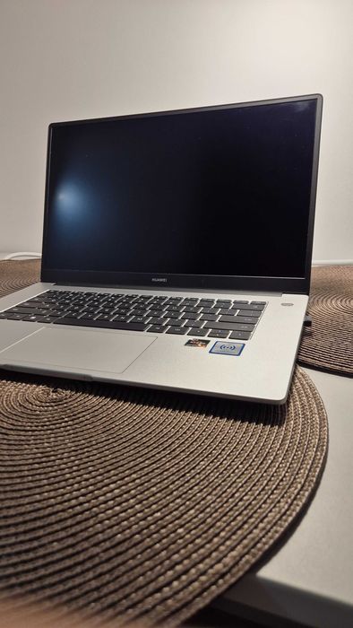 Matebook D15-  10/10
