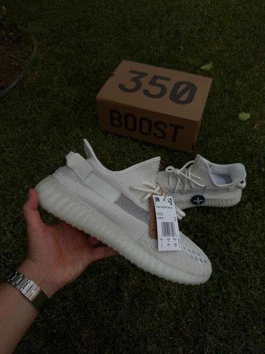Adidasi Yeezy 350 V2 White / Premium / 2026