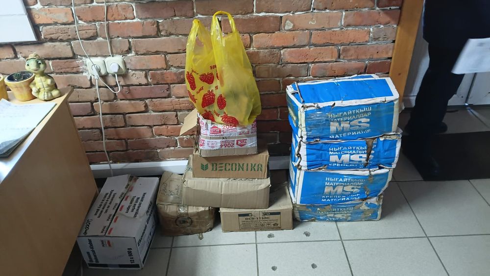 Саморезы на продажу
