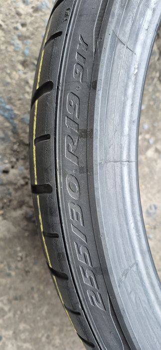 4 anvelope vara,fata Kumho 225/35/19,spate Pirelli 255/30/19.Pret/buc.