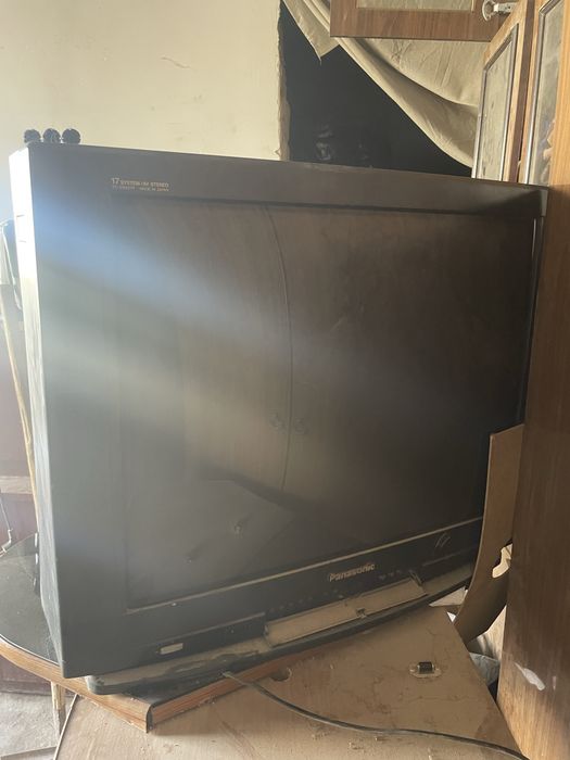 Mebel oynasi avalnik 3 dona televizor panasonic hamma yogi ishlidi