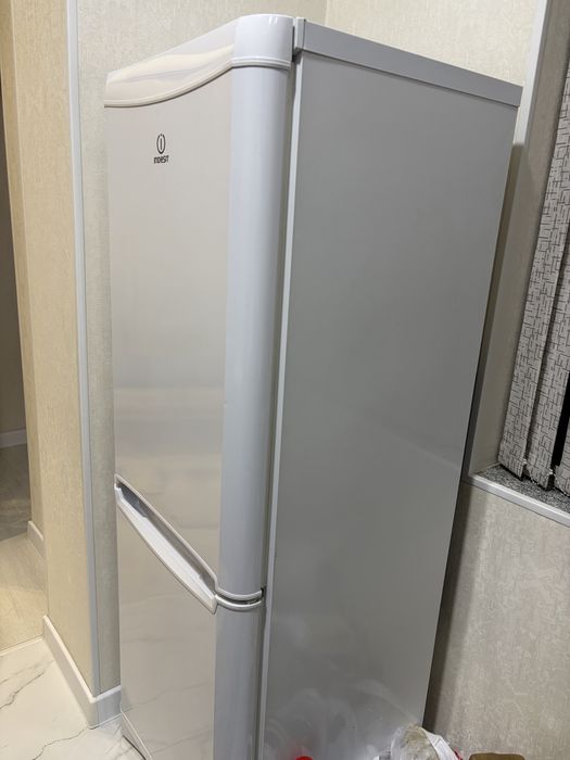 Xolodilnik Indesit