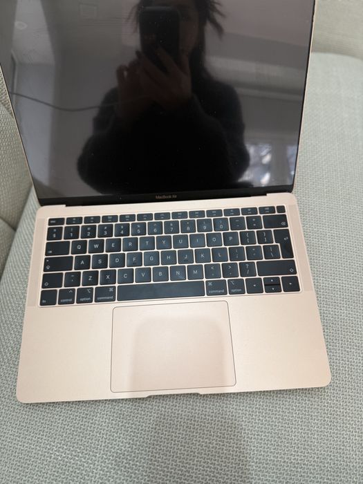 Macbook Air 13-inch Rose Gold
