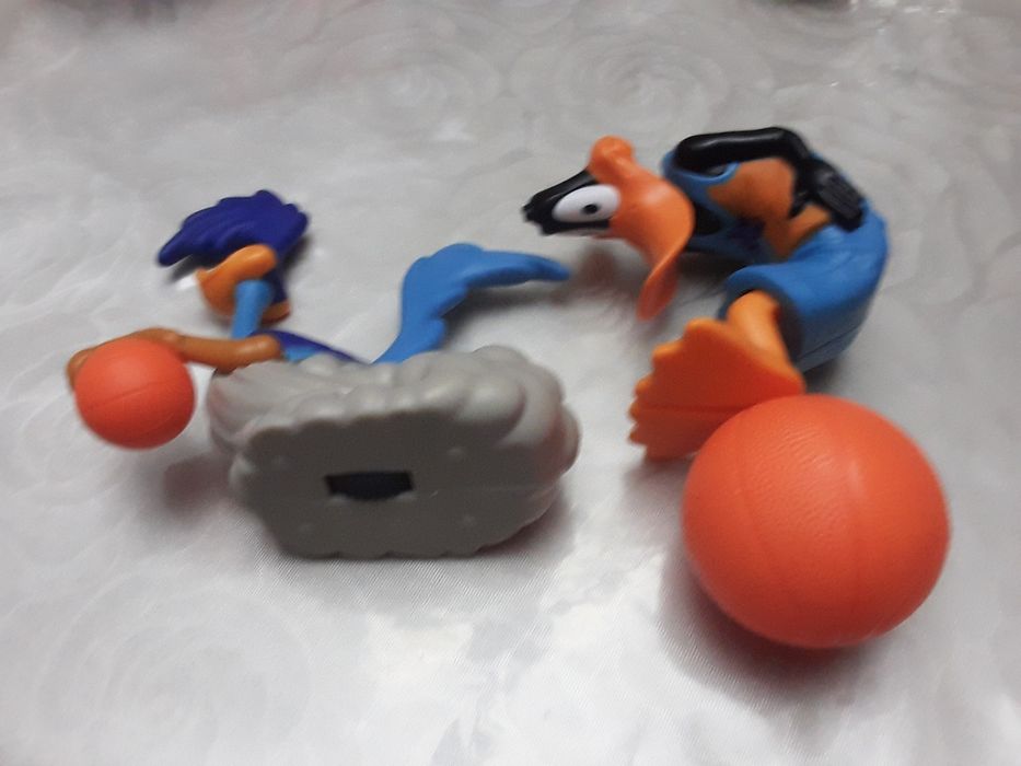 Игрушки из больших киндеров