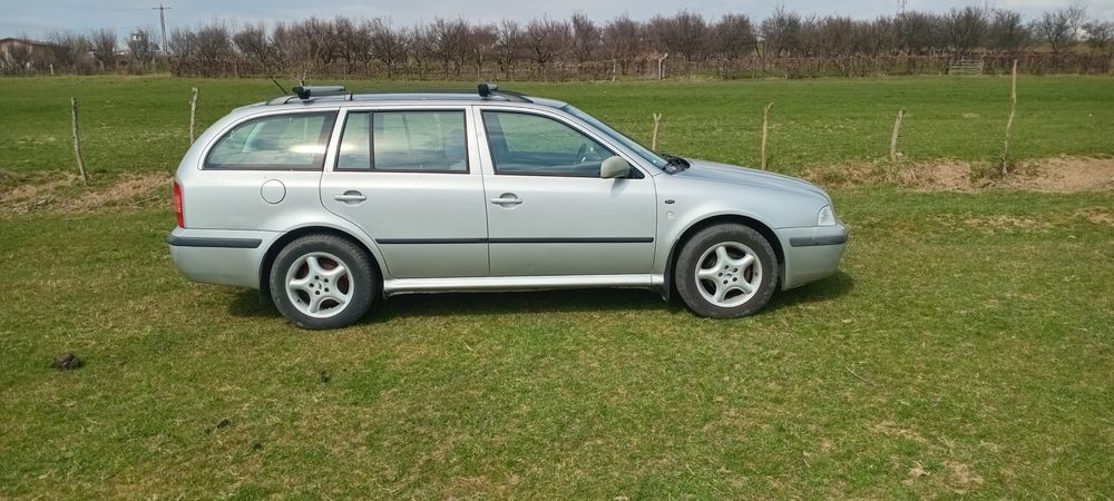 Vând Skoda Octavia