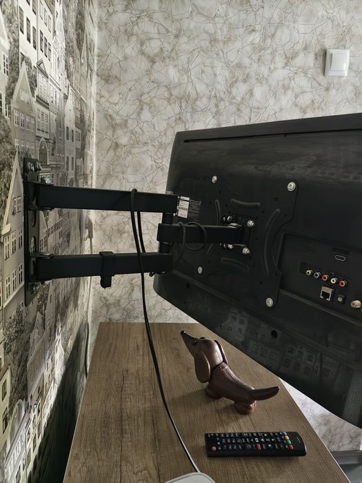 Продам телевизор LG 32LM диагональ 830мм.