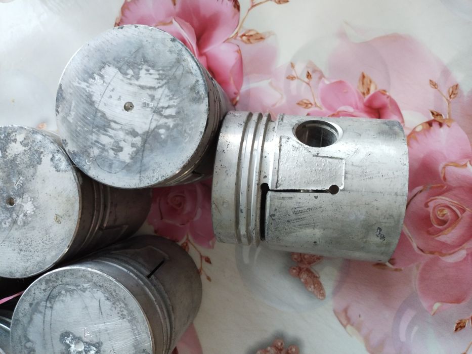 Поршень целиндра на Газ 52