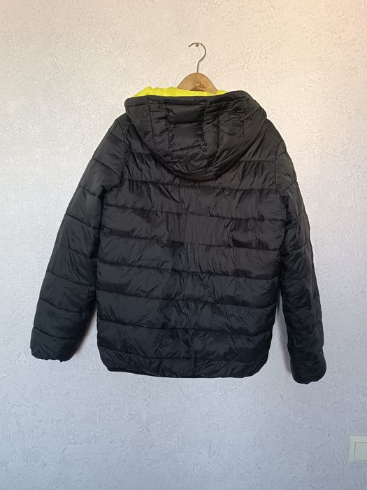 Продам куртку осеннию