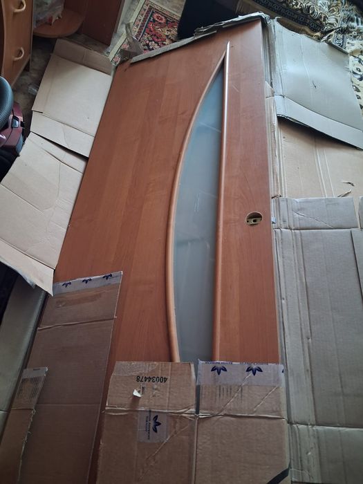 Продам межкомнатную дверь