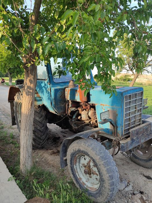 MTZ traktor sotiladi