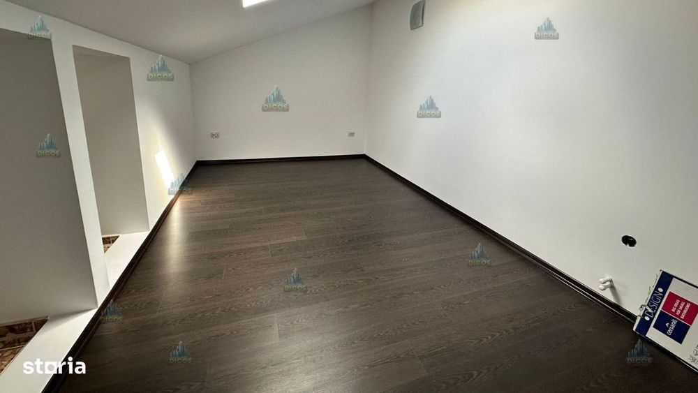 Vilă de vânzare 1500 mp teren