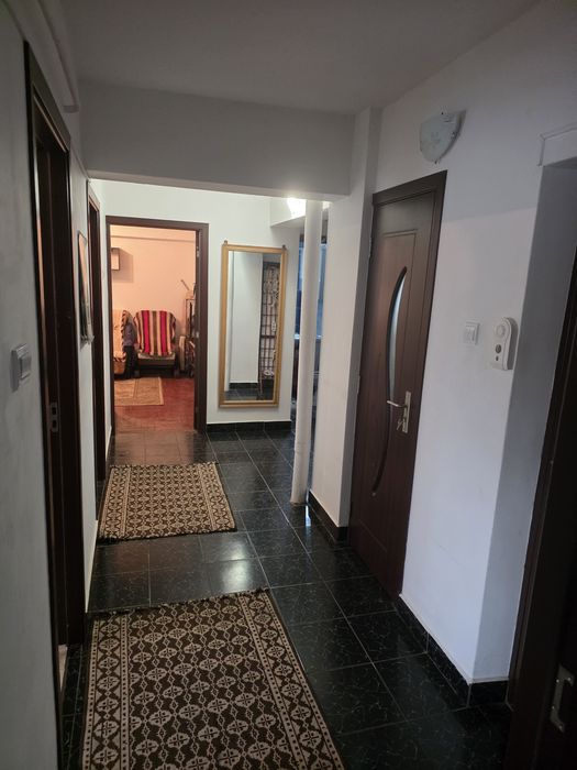 Vand apartament 3camere