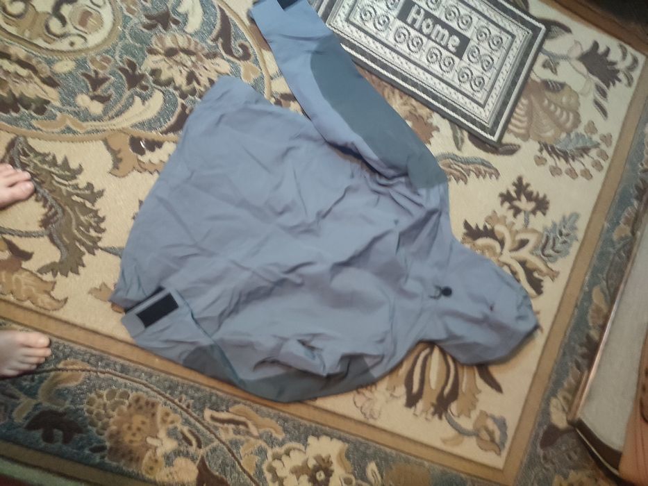 Jacheta anti ploaie și vant