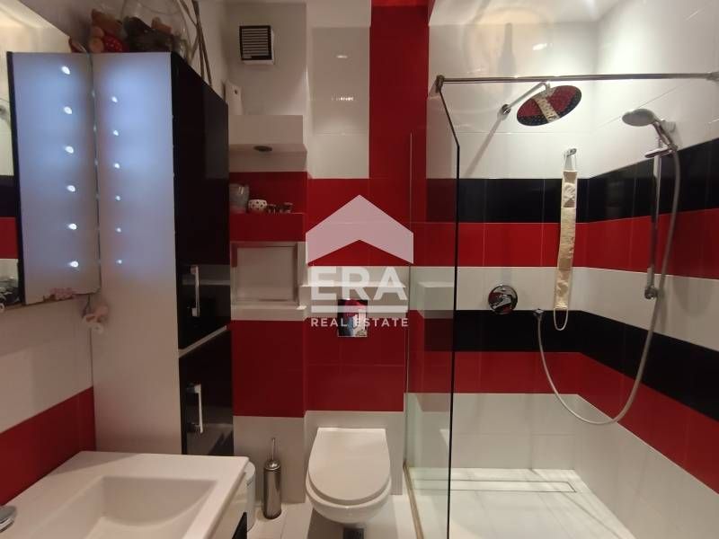 Продава се Двустаен апартамент в Варна, Възраждане 1 - 50 кв.м за 2791 €/кв.м - Снимка #9