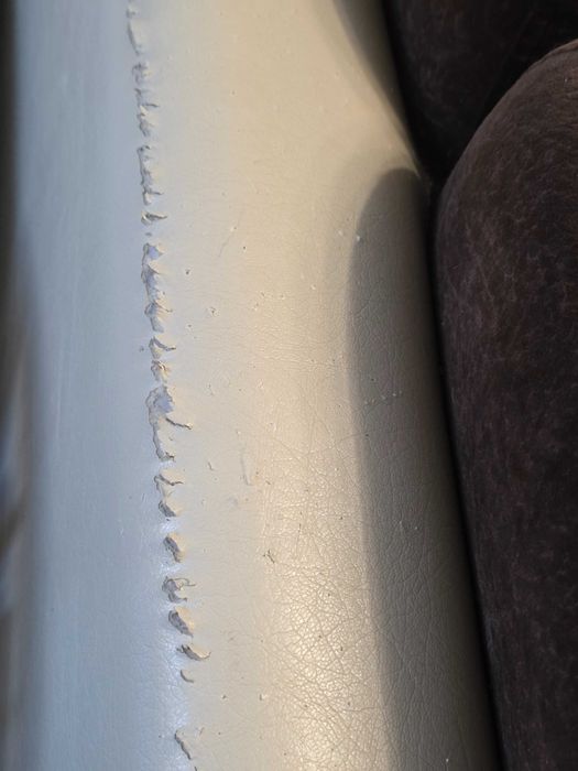 Подарявам холен диван