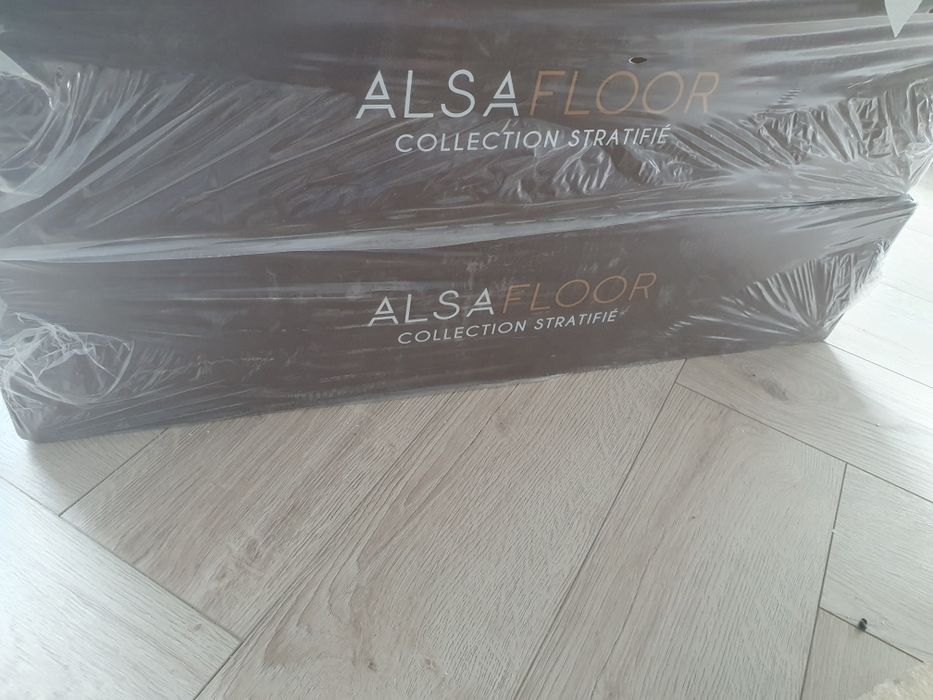 Parchet laminat 12mm trafic intens