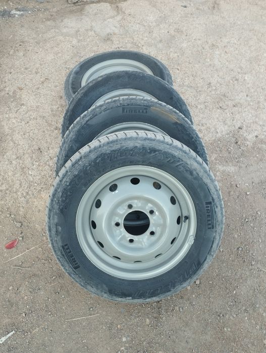 Продам диски с резиной на ниву