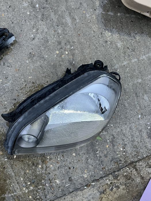 Far stanga hyundai tucson