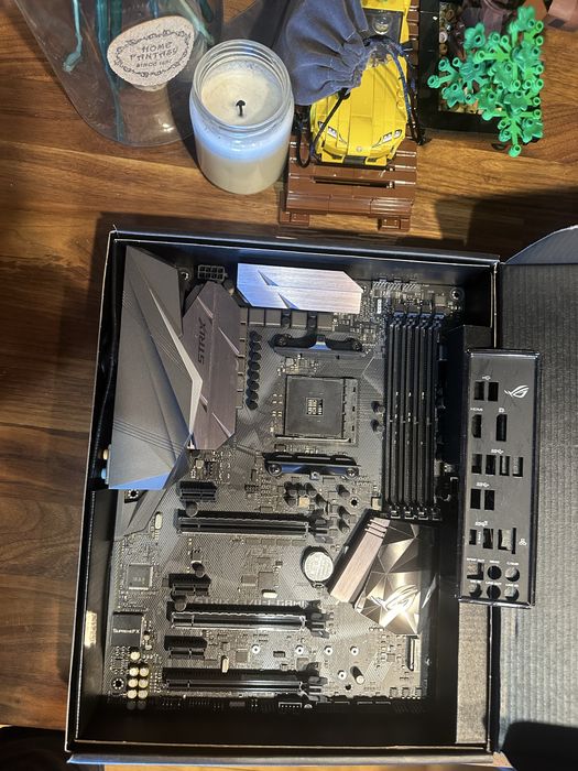 Дънна платка Asus Rog Strix x370 am4